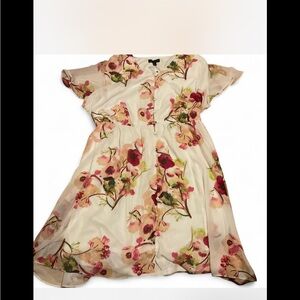 Lane Bryant Cream Floral V-Neck Short Sleeve Dress